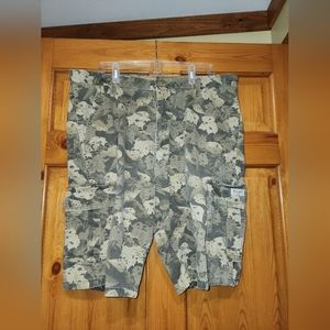 Men's Wrangler Camo Cargo Shorts, Size 40